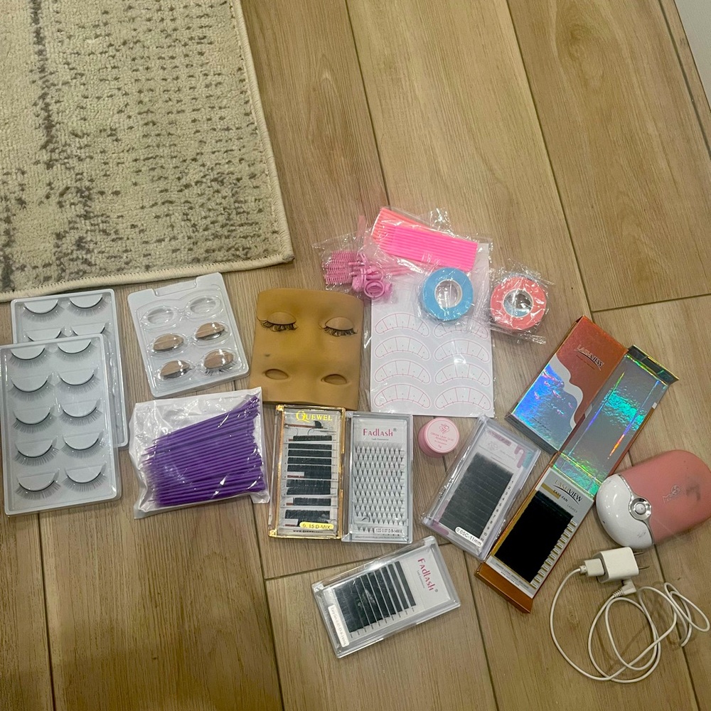 Beginner lash starter pack..
Some of the lashes were used but overall great buy